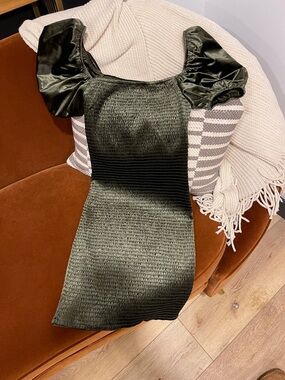Women's Olive Green Puff Sleeve Slim Dress